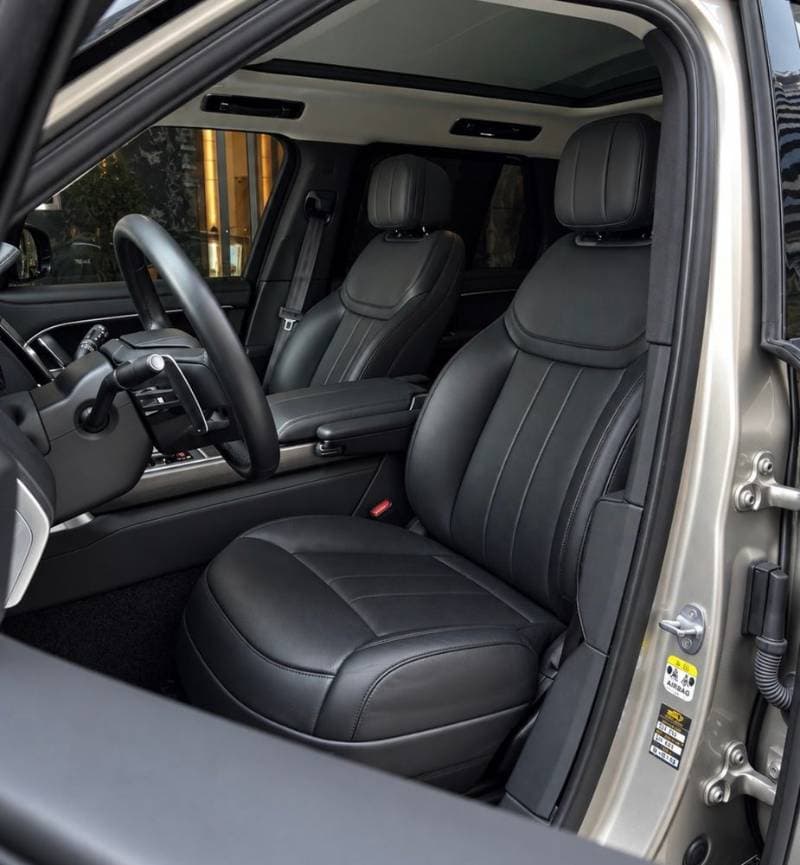 2023 Land Rover Range Rover thumbnail 3