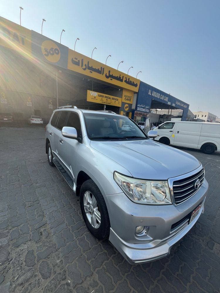 2015 Toyota Land Cruiser thumbnail 4