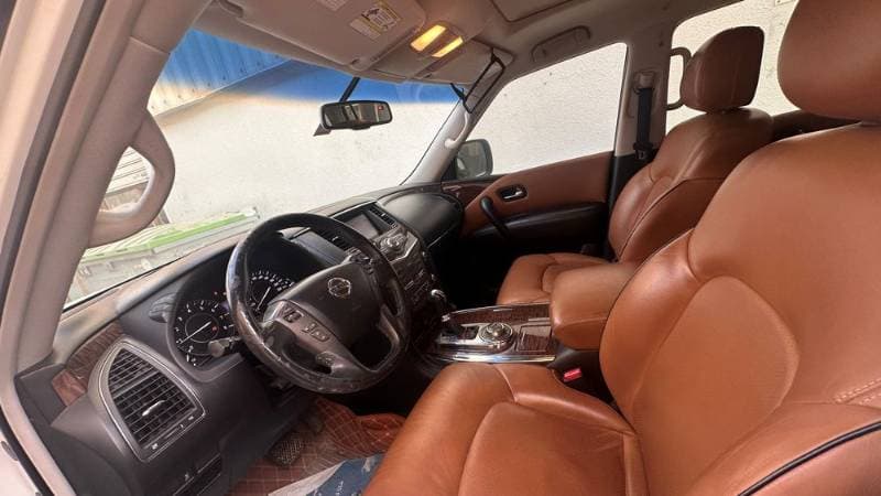 2014 Nissan Patrol thumbnail 2
