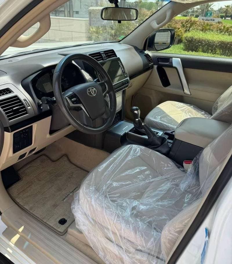 2014 Toyota Land Cruiser Prado thumbnail 5