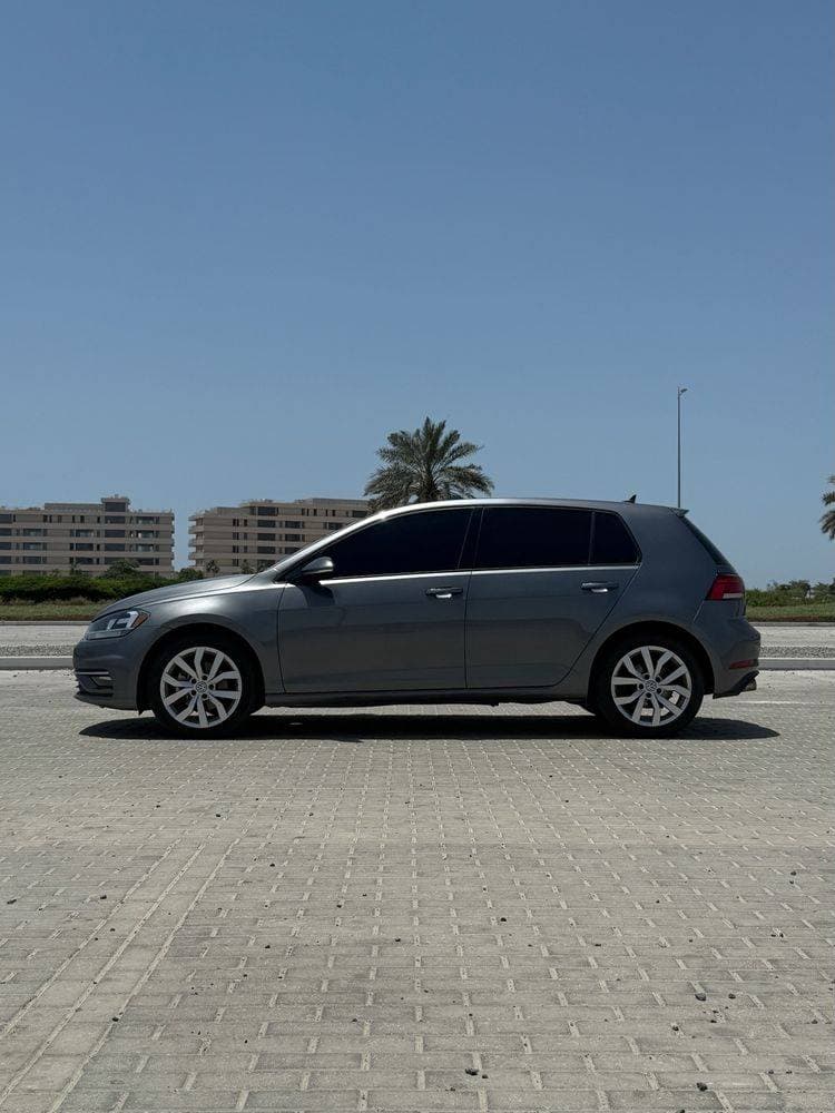 2021 Volkswagen Golf thumbnail 3