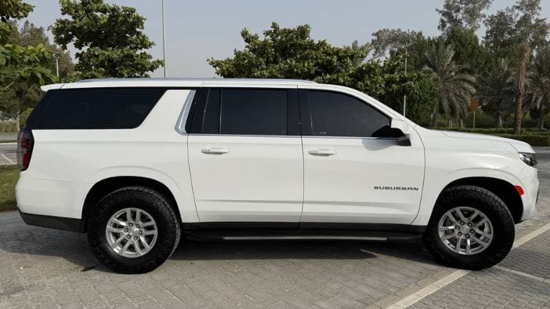 2023 Chevrolet Suburban thumbnail 2
