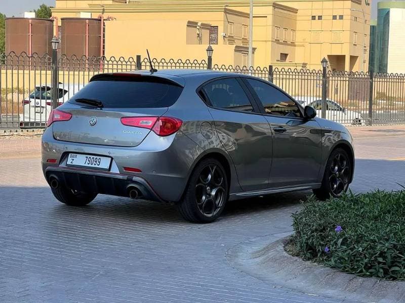2018 Alfa Romeo Giulietta thumbnail 3