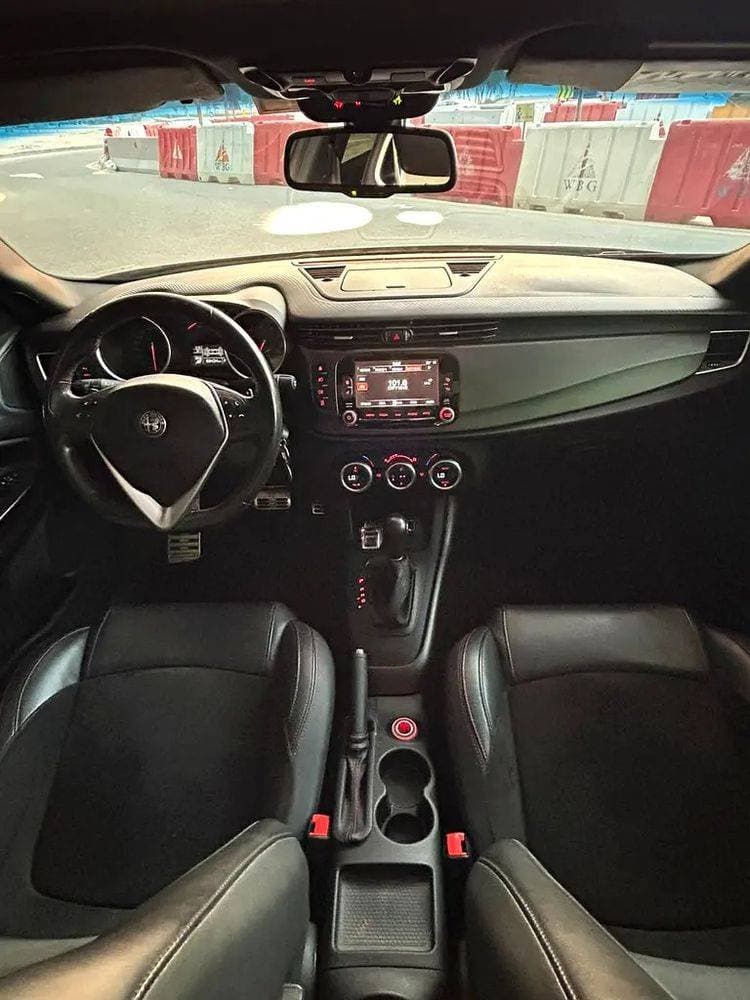 2019 Alfa Romeo Giulietta thumbnail 2