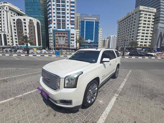 2015 GMC Yukon Denali thumbnail 2