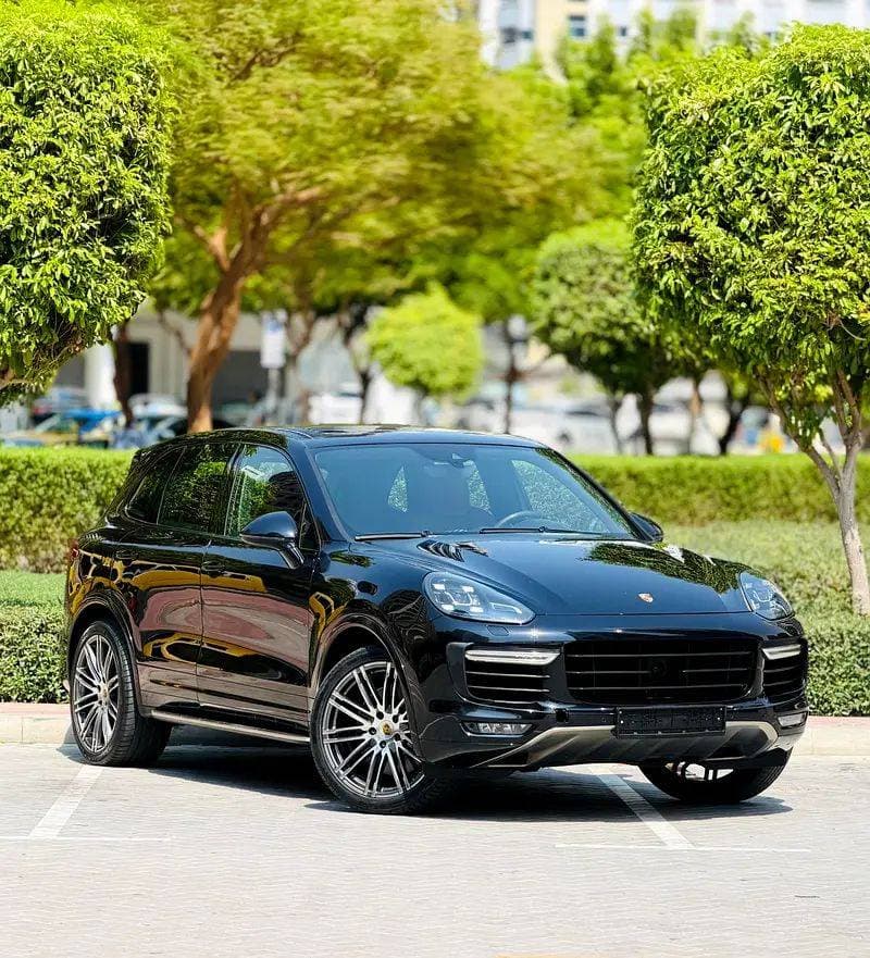 2015 Porsche Cayenne Coupe thumbnail 3