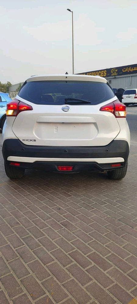 2020 Nissan Kicks thumbnail 3