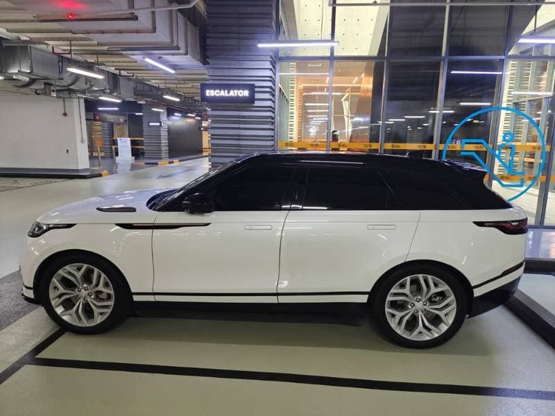 2022 Land Rover Range Rover Velar thumbnail 3
