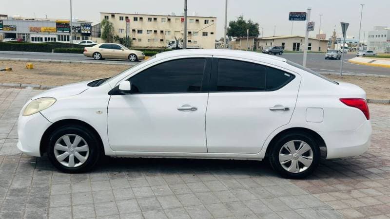 2014 Nissan Sunny thumbnail 2