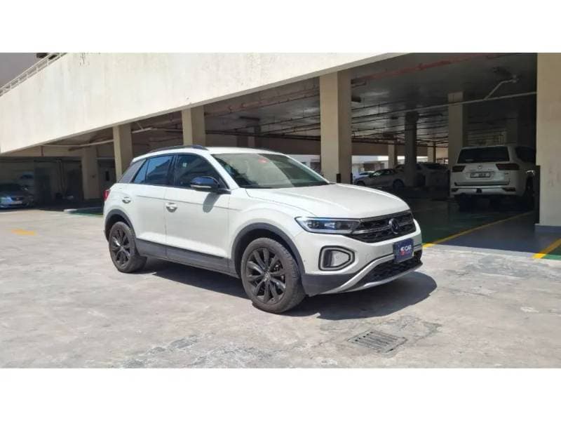 2023 Volkswagen T-Roc thumbnail 3