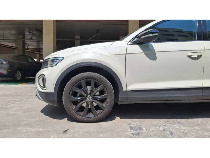 2023 Volkswagen T-Roc thumbnail 9