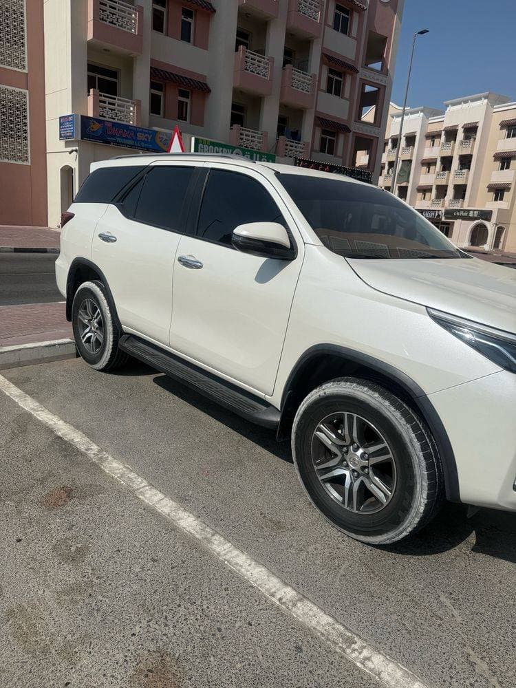2021 Toyota Fortuner thumbnail 4