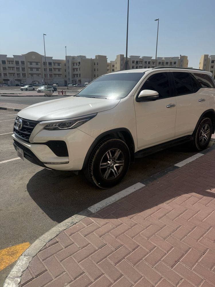2021 Toyota Fortuner thumbnail 5