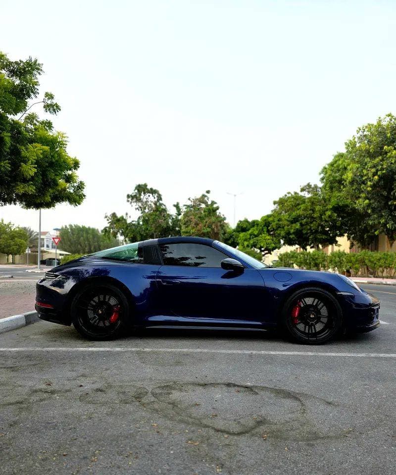 2023 Porsche 911 thumbnail 3