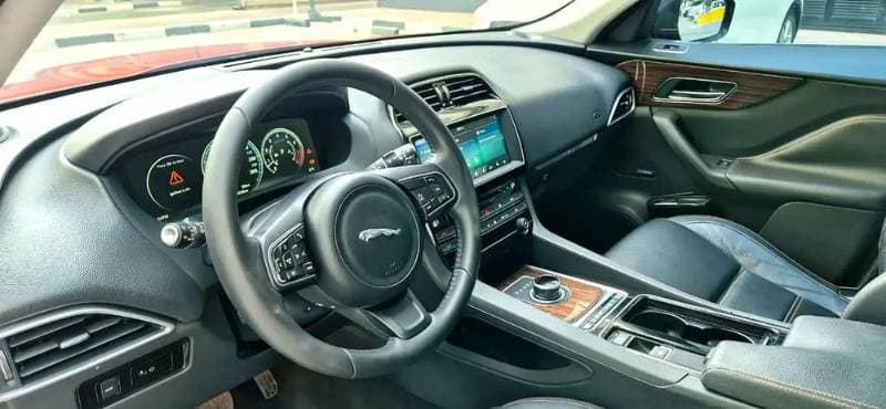 2017 Jaguar F-Pace thumbnail 2