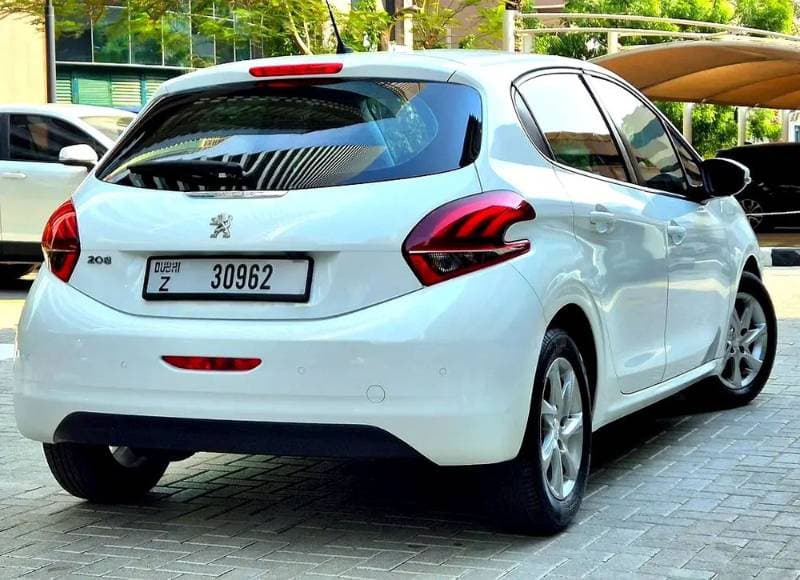 2019 Peugeot 208 thumbnail 3