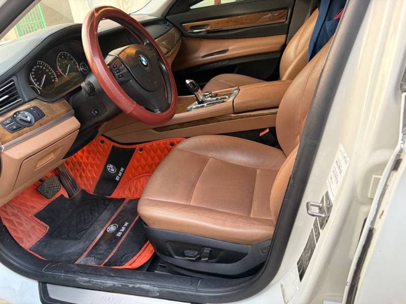 2010 BMW 7 Series thumbnail 3
