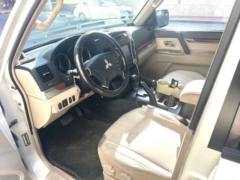 2008 Mitsubishi Pajero thumbnail 2