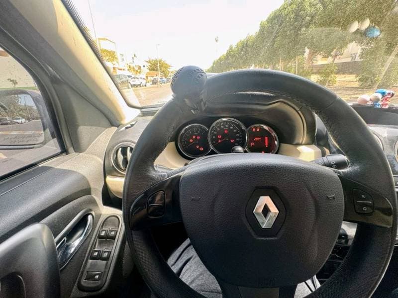 2018 Renault Duster thumbnail 3