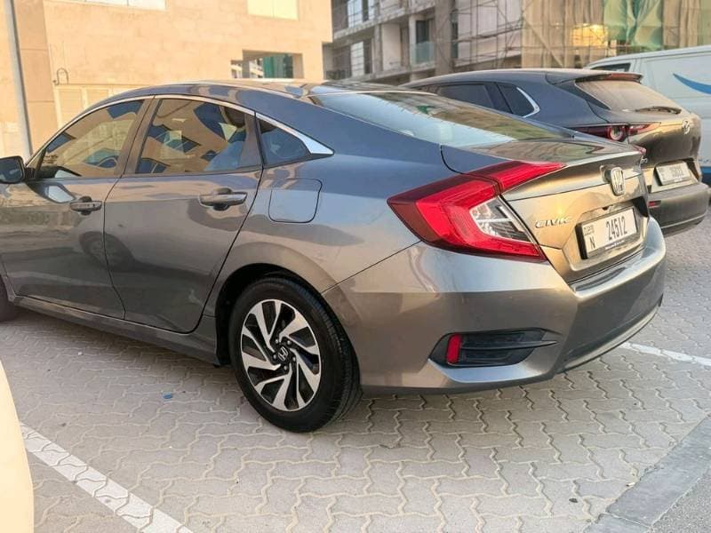 2017 Honda Civic thumbnail 5