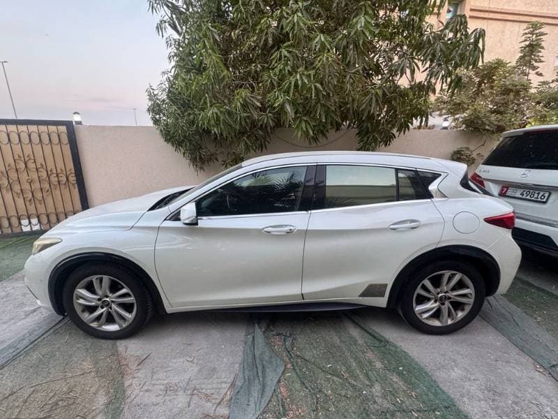 2017 Infiniti Q30