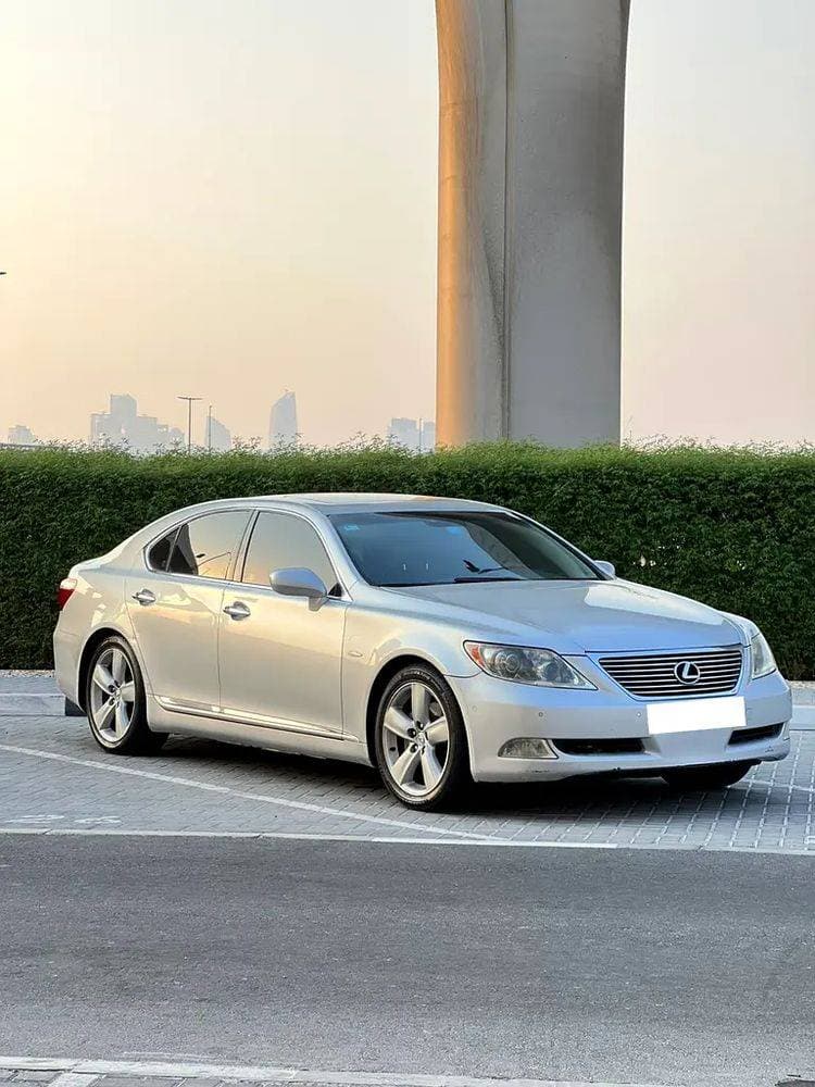 2008 Lexus LS 460 thumbnail 3
