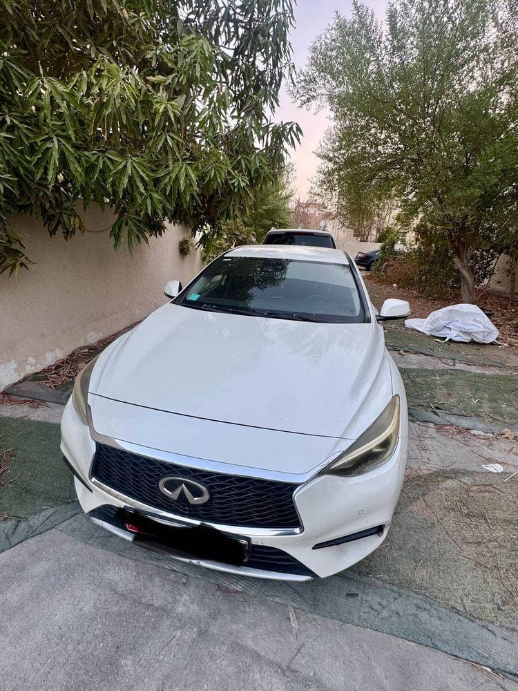 2017 Infiniti Q30 thumbnail 4