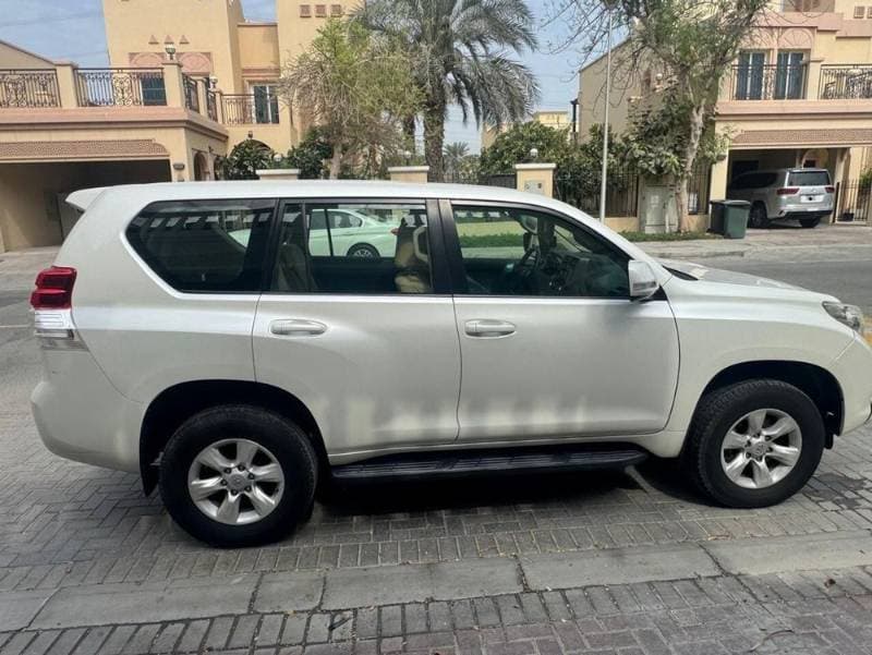 2011 Toyota Land Cruiser Prado thumbnail 2