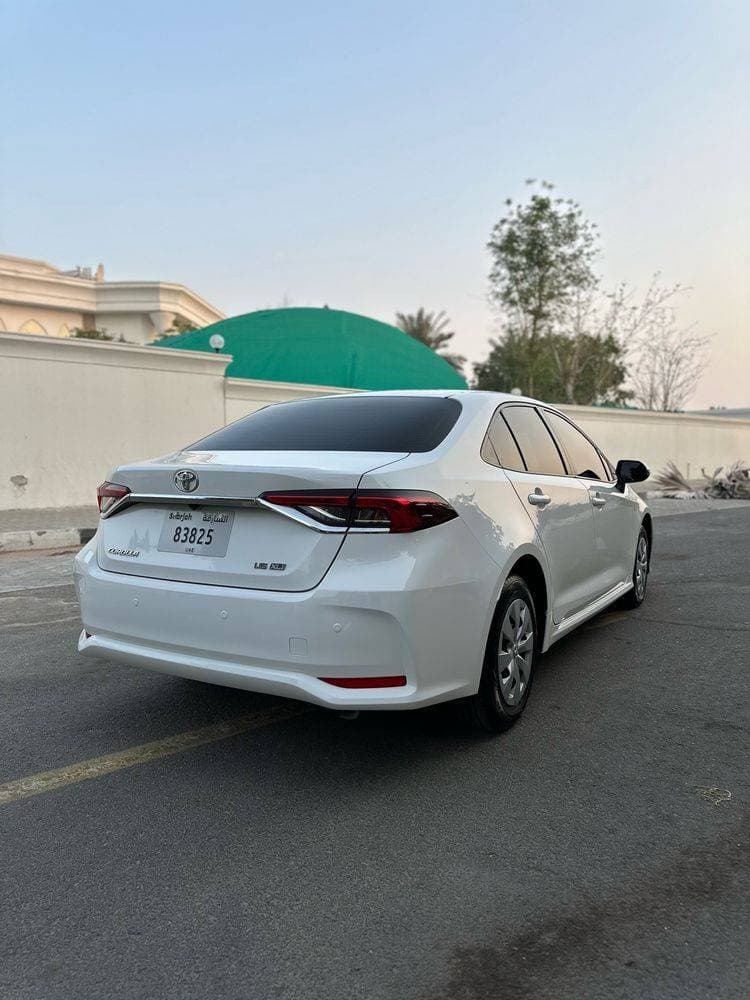 2025 Toyota Corolla thumbnail 3