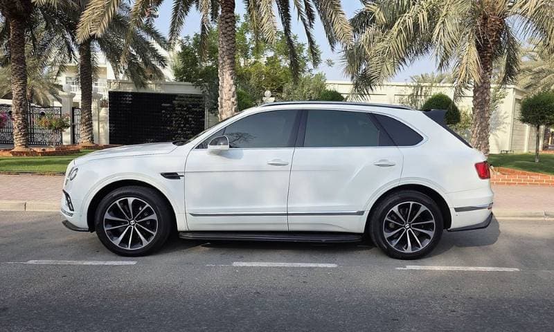 2017 Bentley Bentayga thumbnail 5