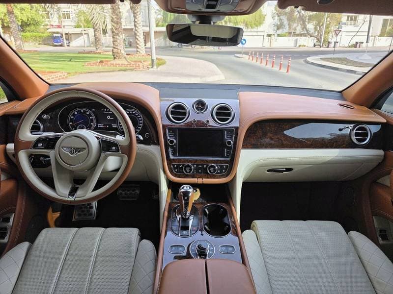 2017 Bentley Bentayga thumbnail 10