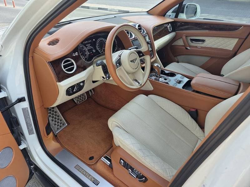 2017 Bentley Bentayga thumbnail 9