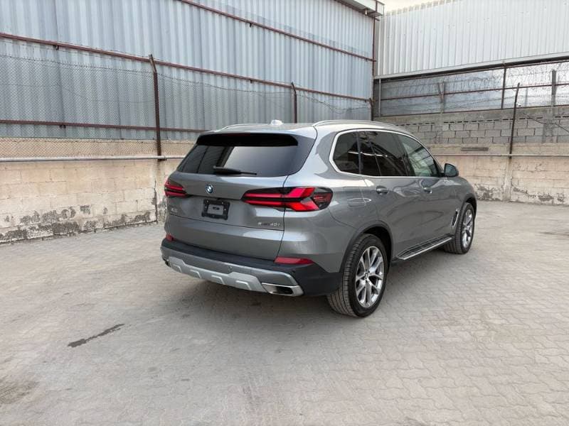2024 BMW X5 thumbnail 2