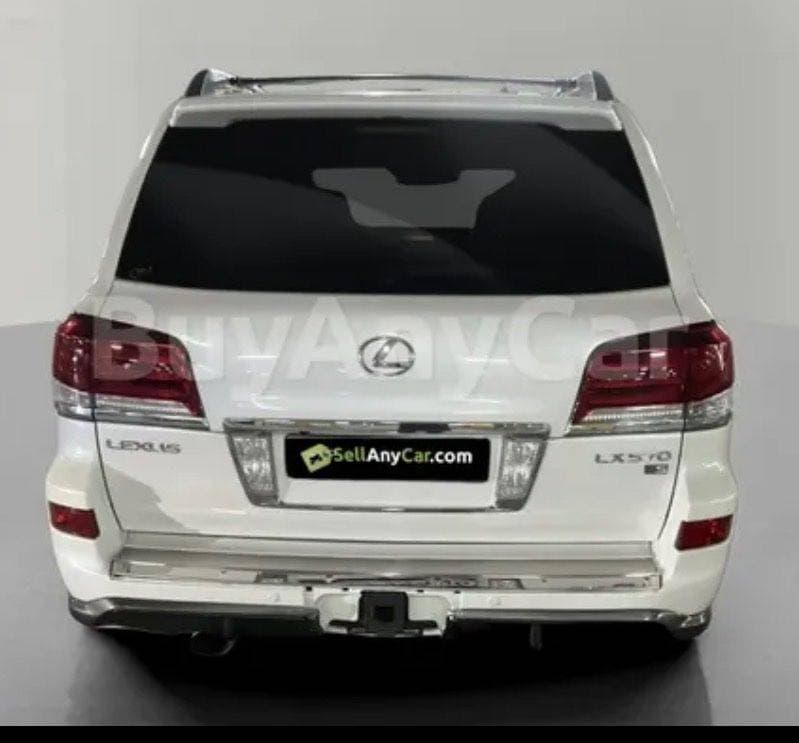 2015 Lexus LX 570 thumbnail 4