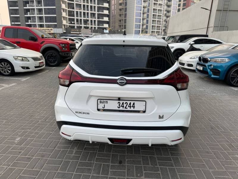 2023 Nissan Kicks thumbnail 3