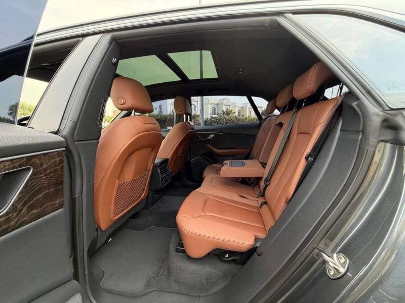 2020 Audi Q8 thumbnail 2