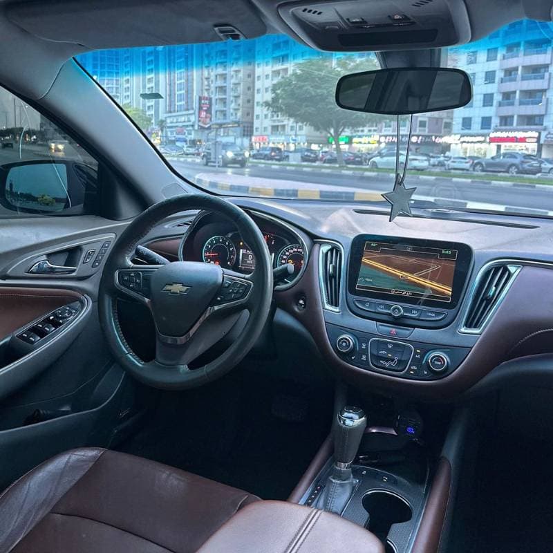 2017 Chevrolet Malibu thumbnail 3