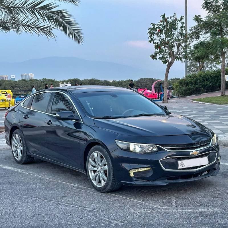 2017 Chevrolet Malibu thumbnail 2