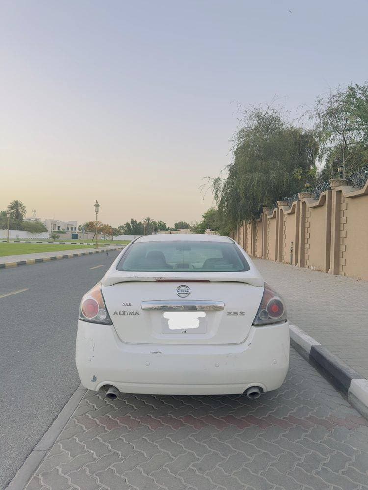 2011 Nissan Altima thumbnail 3