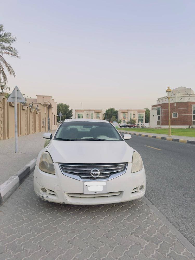 2011 Nissan Altima thumbnail 2