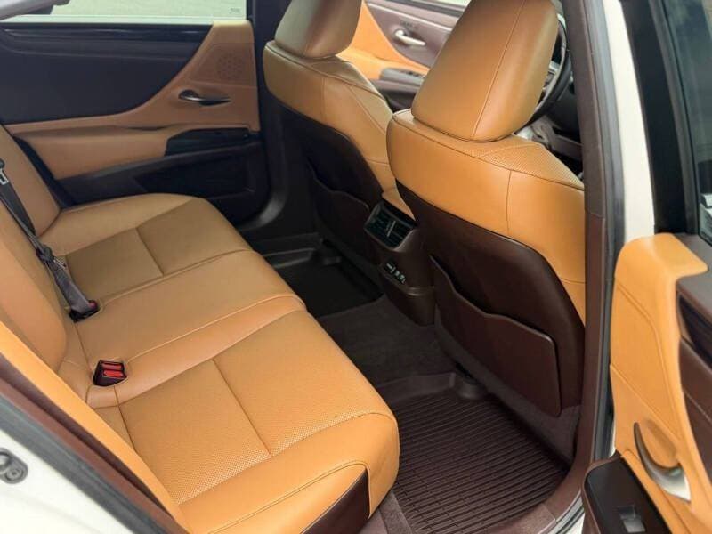2021 Lexus ES 350 thumbnail 4