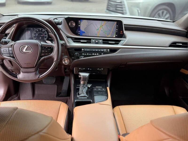 2021 Lexus ES 350 thumbnail 3