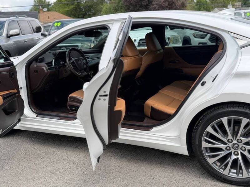2021 Lexus ES 350 thumbnail 2