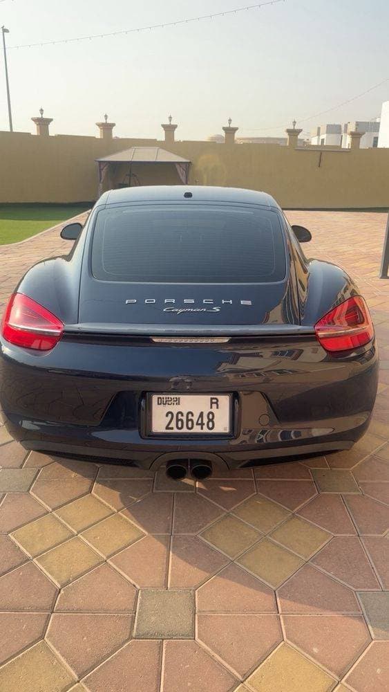 2016 Porsche Cayman thumbnail 2