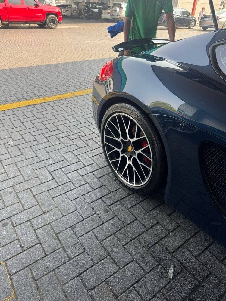 2016 Porsche Cayman thumbnail 5