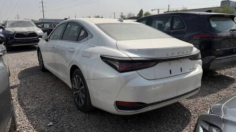 2026 Lexus ES 350 thumbnail 5