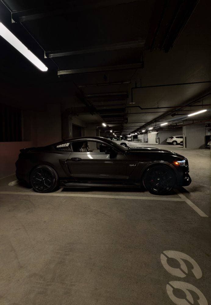 2016 Ford Mustang thumbnail 2