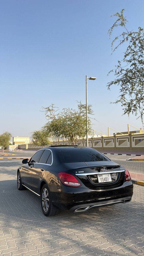 2018 Mercedes-Benz C-Class thumbnail 3