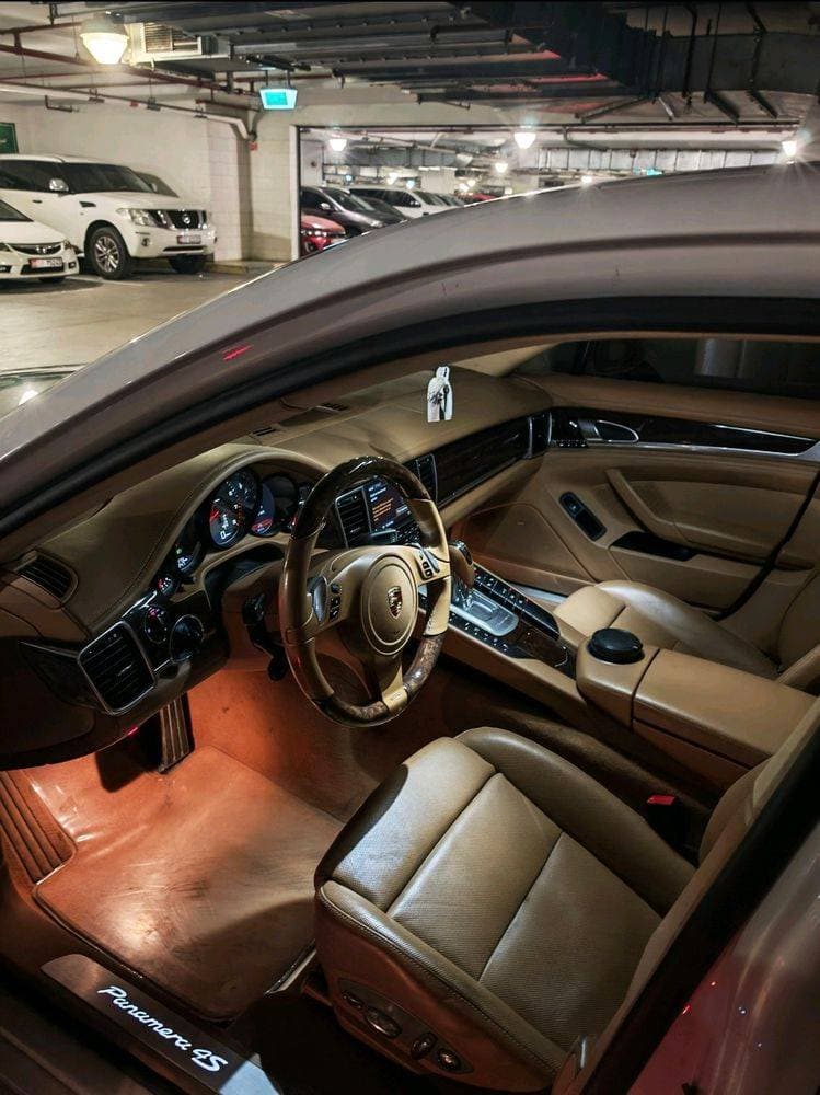 2010 Porsche Panamera thumbnail 4