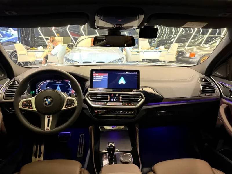 2025 BMW X4 thumbnail 3